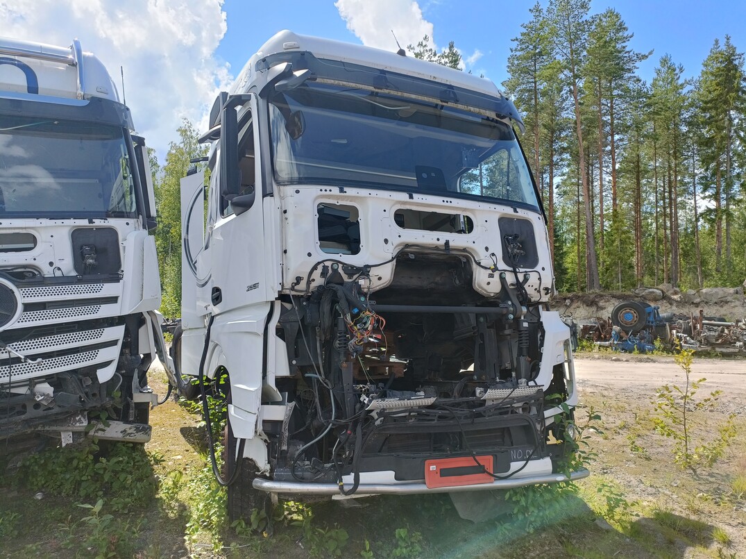 Mercedes-Benz ACTROS 2551 kuva